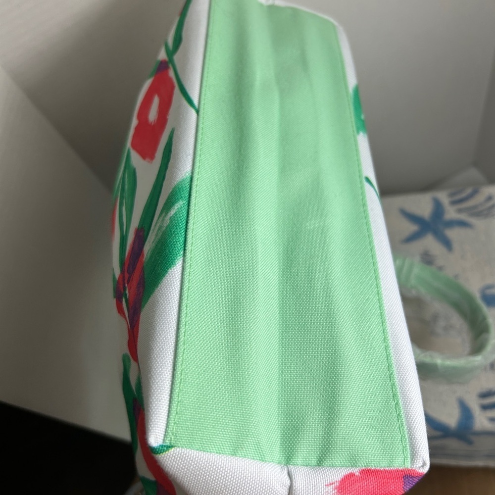 Clinique Drawbertson Tote Makeup Bag Set Floral Lips Design Red Green White New - Picture 8 of 16